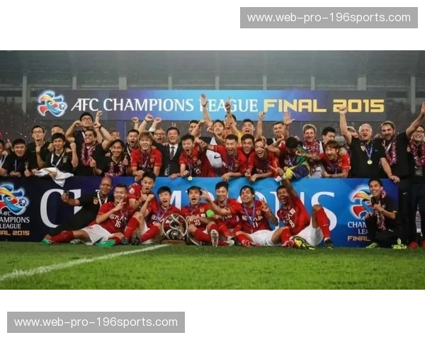 红魂巅峰战：当广州恒大撞上拜仁慕尼黑，那场点燃亚洲血性的“奇迹之约”